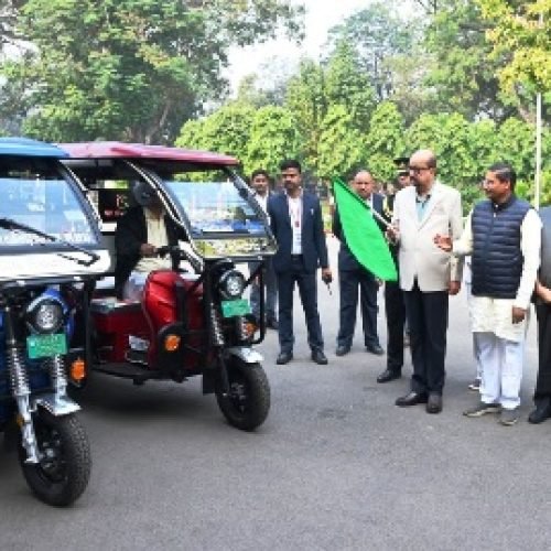 राज्यपाल डेका ने सरस्वती शिक्षा संस्थान को प्रदान किए चार ई- रिक्शे…