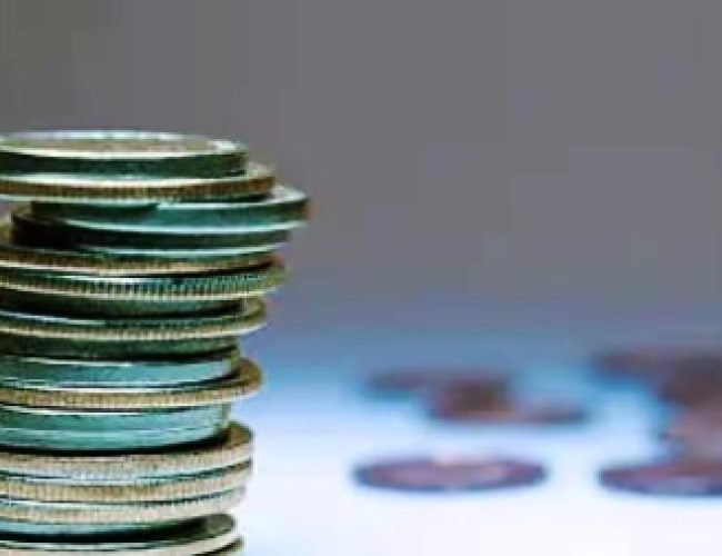 RBI के रेपो पर ऐलान से पहले रुपये की छलांग, देखता रहा ट्रंप का डॉलर, करेंसी मार्केट में कर गया ‘खेल’…