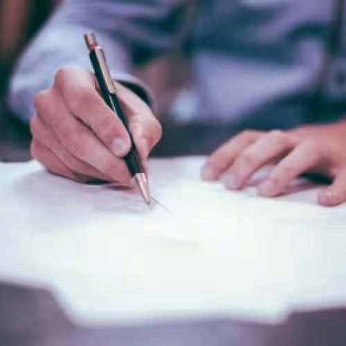 कहीं आप भी तो कर्ज के जाल में नहीं फंस रहे? ये संकेत समय रहते कर देंगे अलर्ट, जानें डिटेल…