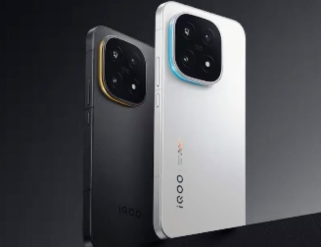 7000mAh की बैटरी और पावरफुल प्रोसेसर के साथ लॉन्च हुआ iQOO 15, OnePlus 15 से होगा कड़ा मुकाबला…