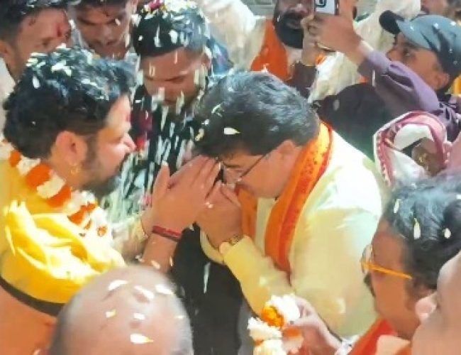 बुढेश्वर महादेव मंदिर में आचार्य युवराज पांडेय का स्वागत…