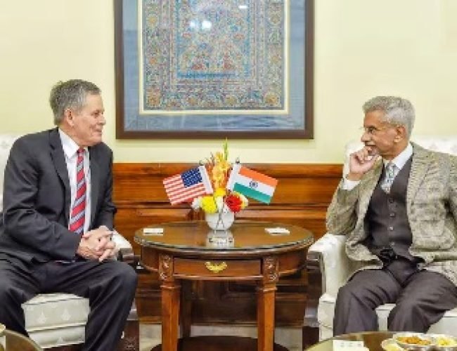 India Tariff: भारत के 30 परसेंट टैरिफ से उड़ी अमेरिका की नींद, दौड़े दौड़े अमेरिकी सीनेटर ने की विदेश मंत्री से मुलाकात…