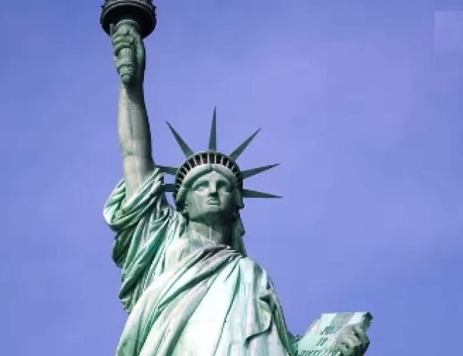 पहले कैसी दिखता था स्टैच्यू ऑफ लिबर्टी, जानें कैसे बदल गया इसका रंग?
