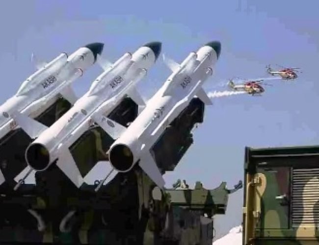 आसमान में दुश्मन की अब खैर नहीं! AkashTeer के लिए आर्मी खरीदेगी 30 सुपर-एडवांस्ड रडार, जानिए किस टेक्नोलॉजी पर करेगी काम…