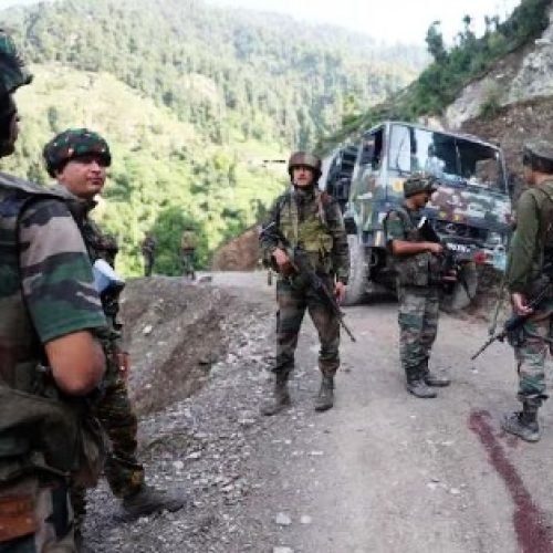 डोडा में सेना की गाड़ी खाई में गिरी, हादसे में 10 जवानों की जान गई, 3 गंभीर घायल…