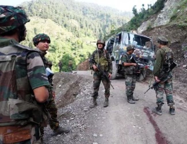 डोडा में सेना की गाड़ी खाई में गिरी, हादसे में 10 जवानों की जान गई, 3 गंभीर घायल…