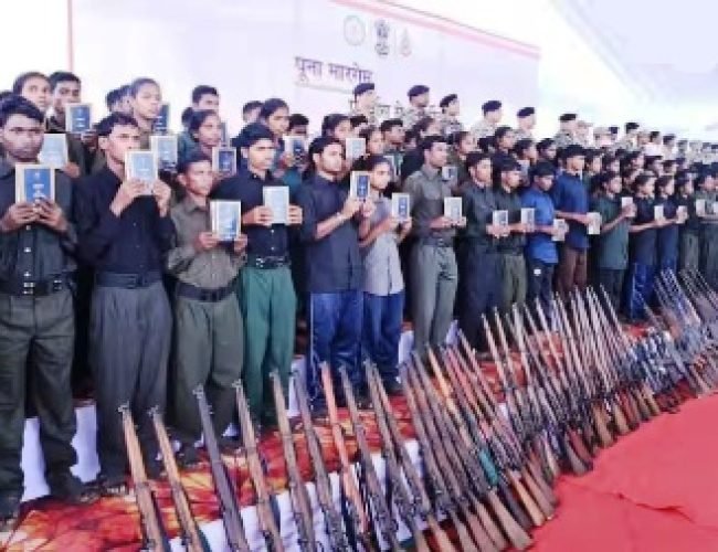 Year Ender 2025: इस साल नक्सलवाद पर भारी पड़ी बस्तर पुलिस, 256 नक्सली ढेर, 1500 ने किया सरेंडर…