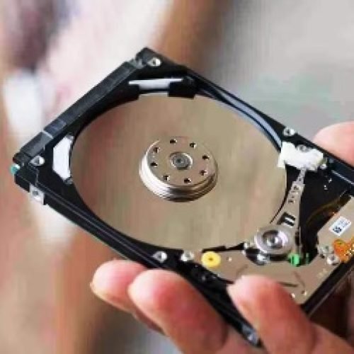 फोन की स्टोरेज हो गई फुल? नए साल से पहले डेटा बचाने के ये जबरदस्त तरीके नहीं अपनाए तो पड़ सकता है पछताना…