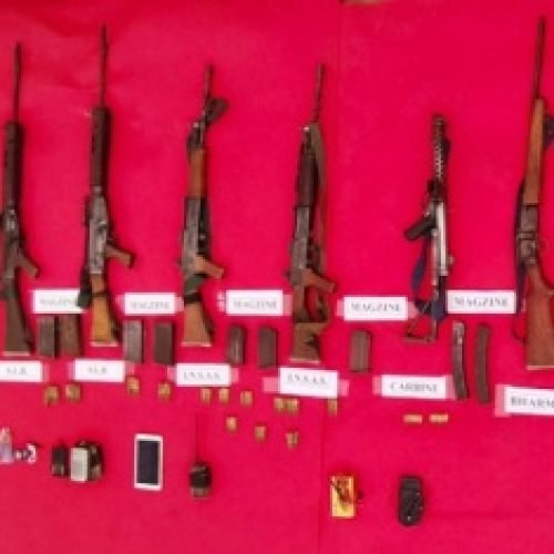 धमतरी में 47 लाख के इनामी 9 हार्डकोर माओवादी हथियारों सहित आत्मसमर्पण…