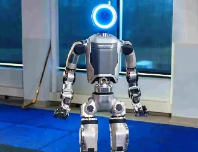 घर के काम से लेकर कार बनाने तक! मिलिए Atlas से, इंसानों जैसा काम करने वाला सुपर ह्यूमनॉइड रोबोट…
