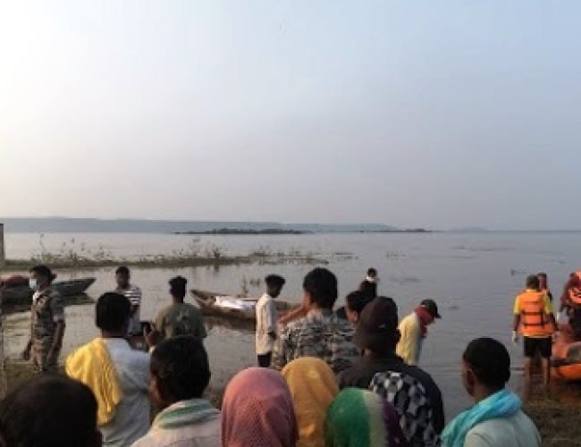 गंगरेल डैम में युवक की हत्या: मेले के विवाद के बाद पत्थर बांधकर डैम में फेंका, 5 दिन बाद मिली लाश…