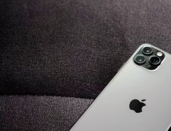 बजट में विदेश से सामान मंगाना हुआ सस्ता, अब कितना सस्ता हो जाएगा दुबई से मंगाया आईफोन?