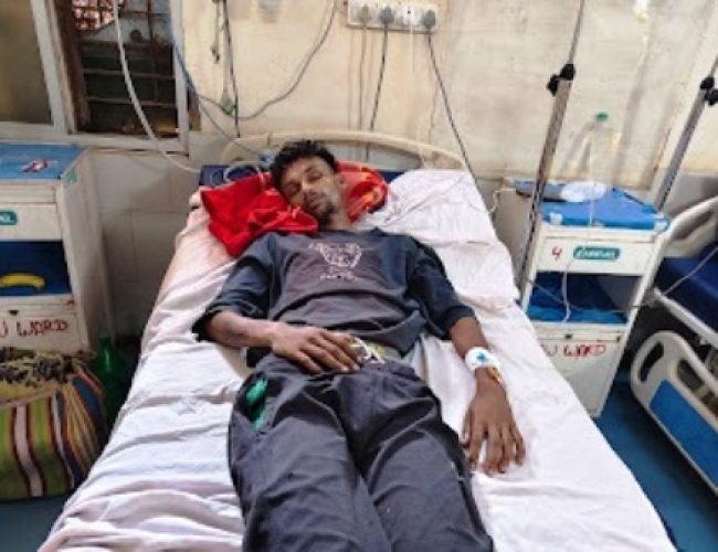 अपने ही मोबाइल को मांगने गये युवक पर चाकू से हमला, जिला अस्पताल में भर्ती…