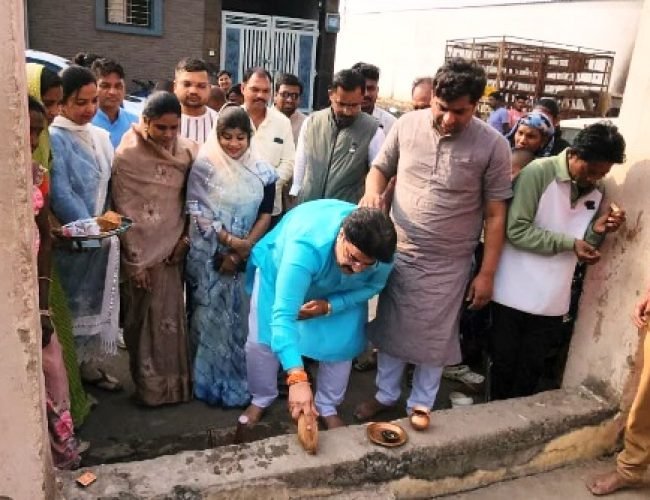 धमतरी: साल्हेवार पारा में 23.50 लाख की नाली निर्माण का भूमिपूजन…