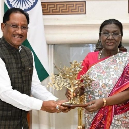 मुख्यमंत्री विष्णुदेव साय ने राष्ट्रपति द्रौपदी मुर्मु से की सौजन्य मुलाकात, ‘बस्तर पंडुम 2026’ में किया आमंत्रित…