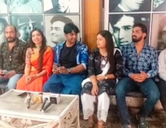 छत्तीसगढ़ी संस्कृति पर आधारित फिल्म ‘तैं मोला मोहनी मार दिये रे’ का धमतरी में प्रमोशन…