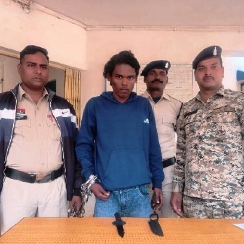 मडई में चाकू लहराकर दहशत फैलाने वाला युवक गिरफ्तार…