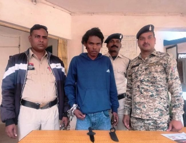 मडई में चाकू लहराकर दहशत फैलाने वाला युवक गिरफ्तार…
