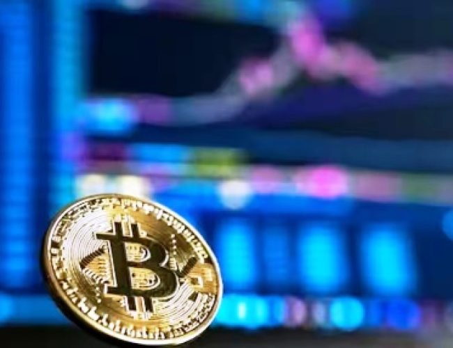 क्रिप्टो बाजार में हड़कंप! बिटकॉइन से लेकर एथेरियम तक फिसले, निवेशकों की उड़ी नींद…