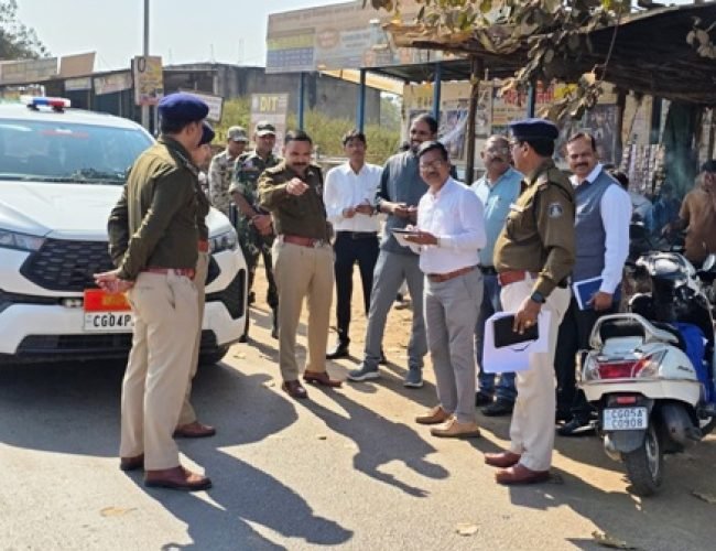 धमतरी-भखारा रोड पर ब्लैक स्पॉट्स का कलेक्टर–एसपी ने किया संयुक्त निरीक्षण…