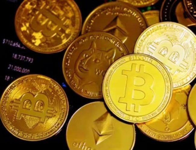 Year Ender 2025: क्रिप्टो बाजार में उछाल, अनिश्चितता और गिरावट का रहा साल, जानें 2025 में बिटकॉइन का हाल…