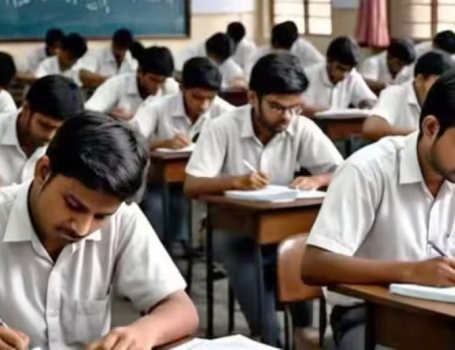 अंग्रेजी के पेपर में सवाल- ‘मोना के कुत्ते’ का नाम क्या? ऑप्शन में नाम दिया- ‘राम’, विवाद के आई सफाई…