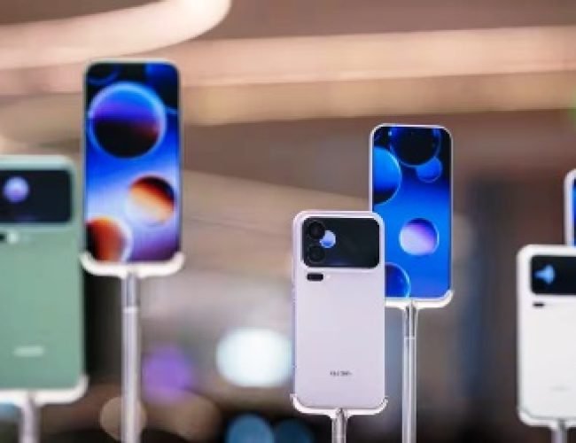 2026 में बुरा हाल होगा! इस रिपोर्ट ने उड़ा दी ऐप्पल, सैमसंग समेत सारी मोबाइल कंपनियों की नींद…