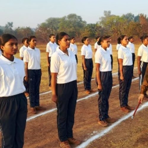 नव आरक्षकों की पहली जनरल परेड, एसपी ने दिया अनुशासन का संदेश…