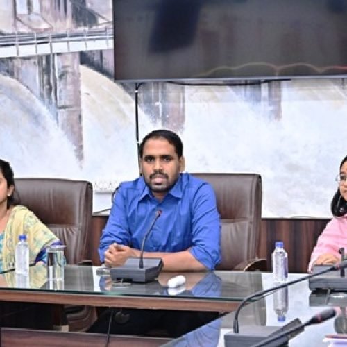 धमतरी जिला प्रशासन की अनूठी पहल “चेतना” अभियान की शुरुआत — स्कूली बच्चों को किया जाएगा नशा, जल संरक्षण और स्वच्छता के प्रति जागरूक…