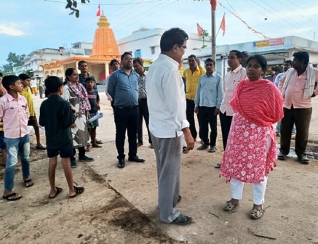 धमतरी का मॉडल गांव “करेली छोटी” बनेगा ग्रामीण विकास की मिसाल: मिलेगी आबादी पट्टा, शुरू होंगी रोजगार योजनाएं…
