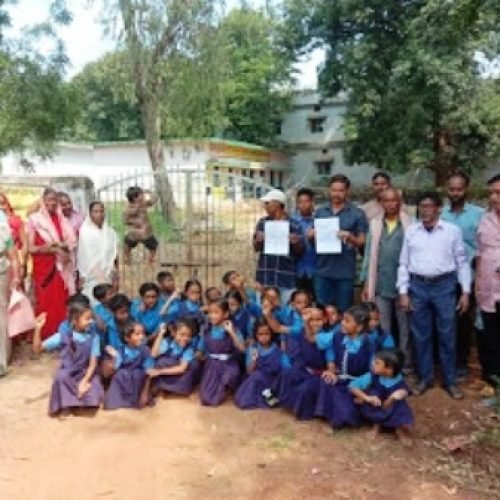 प्राथमिक शाला कोलियारी में की गई तालाबंदी, 11 तक का अल्टीमेटम…