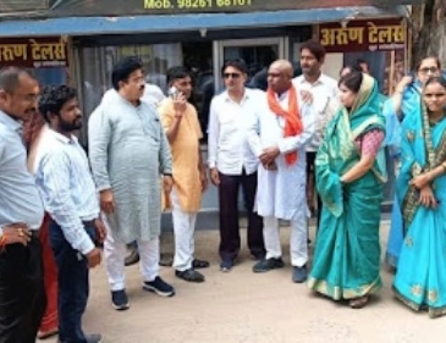 DMT: मोटर स्टैंड वार्ड में आया बड़ा मामला: कुर्सी, नाली गायब, पार्षद ने की जांच की मांग…