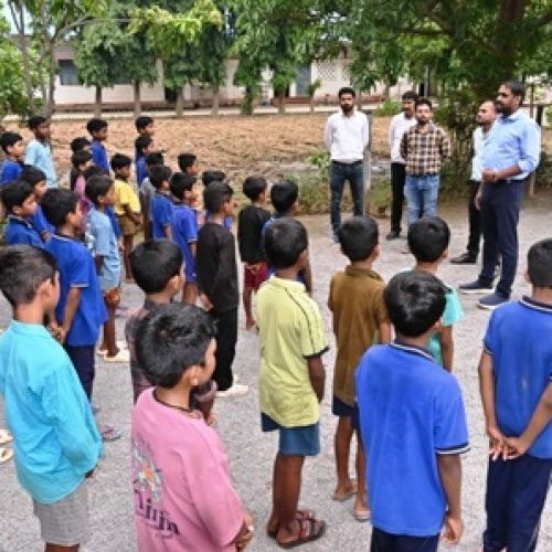 “कलेक्टर अबिनाश मिश्रा ने किया दुगली व सिंगपुर छात्रावास का औचक निरीक्षण, दी शिक्षा और स्वच्छता सुधार की दिशा में आवश्यक निर्देश”…
