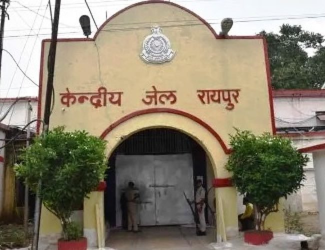 केन्द्रीय जेल रायपुर में शोएब ढेबर को 3 माह के लिए सभी प्रकार के मुलाकात से किया गया प्रतिबंधित…