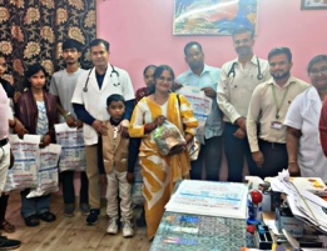 DCH में निक्षय पोषण योजना के अंतर्गत 10 टीबी मरीजों को पोषण आहार किट वितरित…
