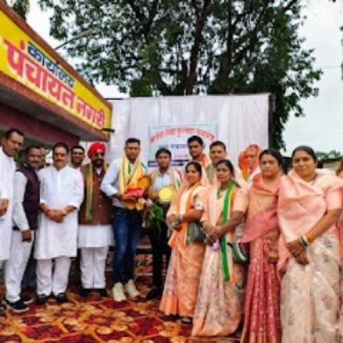 कर्मनिष्ठा सम्मान समारोह में नगर पंचायत के तीन कर्मठ कर्मचारियों का सम्मान…