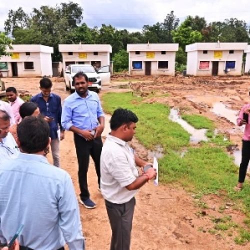 मसानडबरा में कमार समुदाय के लिए बन रहा आदर्श आवासीय परिसर: कलेक्टर ने किया निरीक्षण, मूलभूत सुविधाओं और आजीविका पर विशेष जोर…