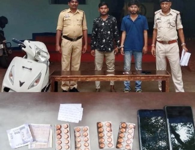 अटल आवास कुरूद में नशीली टैबलेट बेचते दो आरोपी गिरफ्तार…