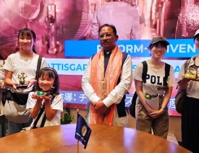 जापान के ओसाका में वर्ल्ड एक्सपो के पहले ही दिन छत्तीसगढ़ पैवेलियन में उमड़ी रौनक, लोगों ने किया अवलोकन…