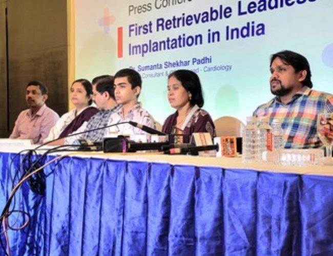 भारत में पहली बार 14 वर्षीय बालक पर रिट्रीवेबल लीडलेस पेसमेकर का सफल इम्प्लांटेशन, रायपुर के एमएमआई नारायणा अस्पताल ने रचा इतिहास…