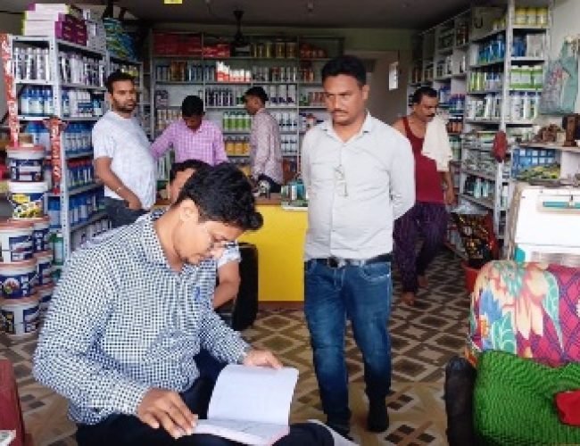 उर्वरक दुकानों पर कृषि विभाग की सख्ती, कालाबाजारी पर गिरी गाज, कई प्रतिष्ठानों को नोटिस…