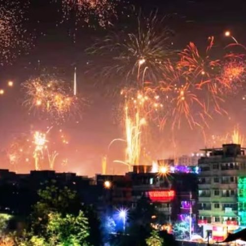 Diwali Holiday: दुनिया के इन देशों में होती है दिवाली की छुट्टी, इतने दिन बंद रहते हैं स्कूल-कॉलेज से लेकर ऑफिस तक…