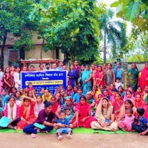 महिलाओं और युवाओं को स्वरोजगार के लिए प्रेरित करने नारी ग्राम में आयोजित कार्यशाला…
