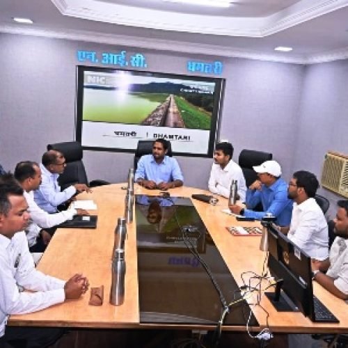 जिले के युवाओं को सेना भर्ती में अवसर देने कलेक्टर ने ली प्रशिक्षकों की बैठक…