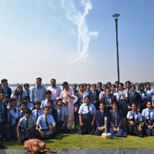 जिले के 19 स्कूलों के 1000 से अधिक विद्यार्थियों ने देखा सूर्य किरण एयर शो…