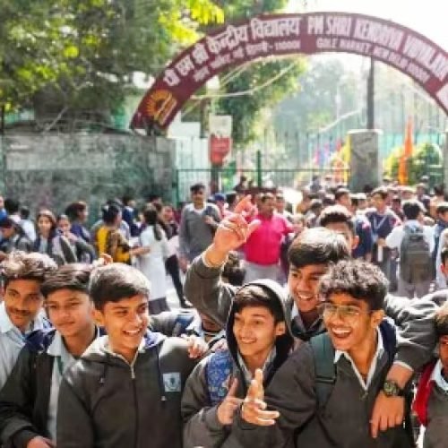 केंद्रीय विद्यालय या नवोदय विद्यालय…किसके टीचर को मिलती है ज्यादा सैलरी, 8वें वेतन आयोग के बाद कितनी बढ़ जाएगी?