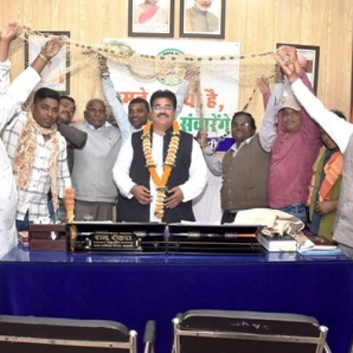 छत्तीसगढ़ धीवर समाज महासभा एवं परगना प्रतिनिधिमंडल ने महापौर जगदीश रामू रोहरा का किया सम्मान…