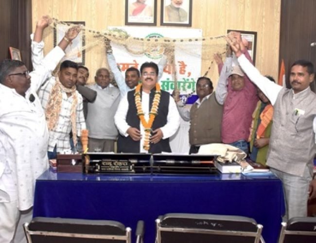 छत्तीसगढ़ धीवर समाज महासभा एवं परगना प्रतिनिधिमंडल ने महापौर जगदीश रामू रोहरा का किया सम्मान…