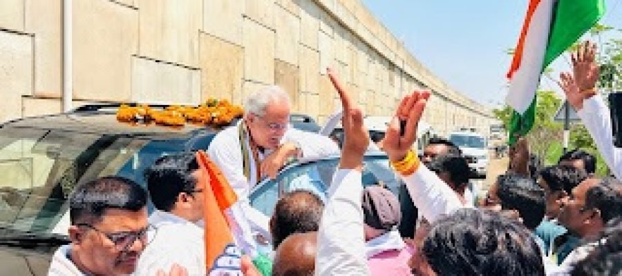 धमतरी: तेलीनसत्ती ओवरब्रिज पर भूपेश बघेल का जोरदार स्वागत, भाजपा के 5 कार्यकर्ता कांग्रेस में शामिल…