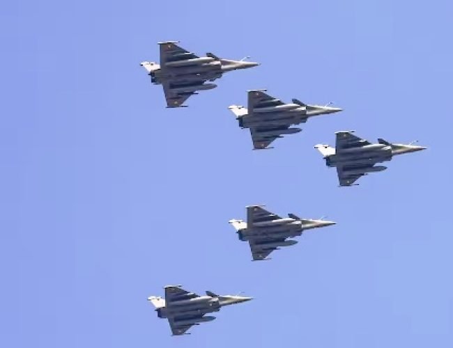 पाकिस्तान का झूठ फिर बेनकाब, भारत के सभी 36 राफेल सुरक्षित! एयरफोर्स ने जारी किए टेंडर दस्तावेज…
